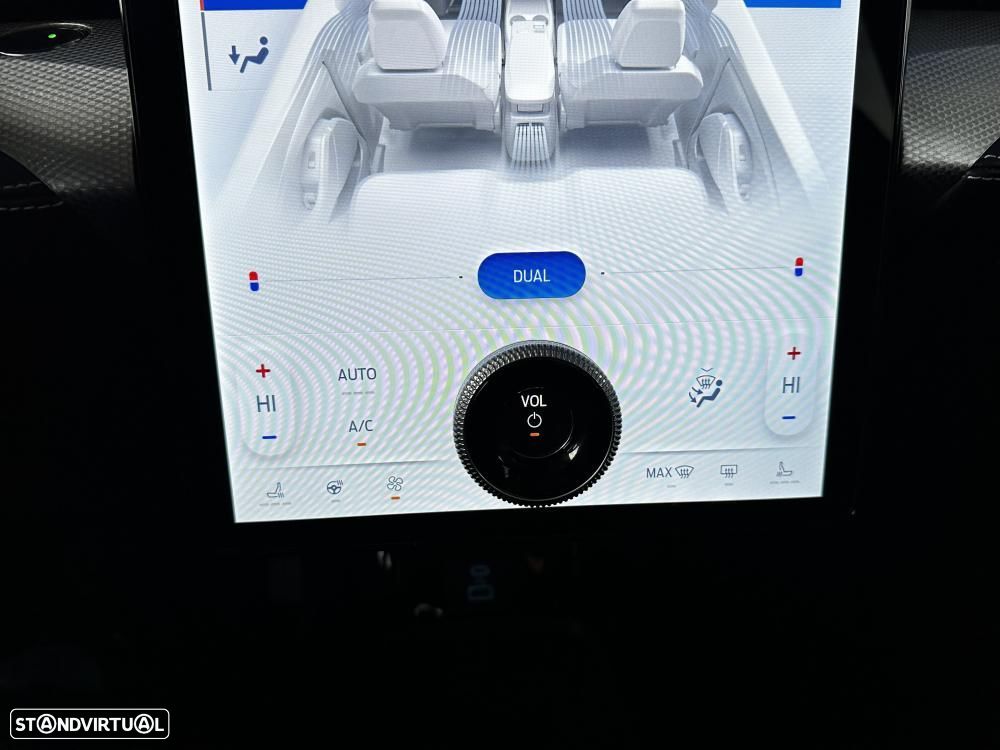 Ford Mustang Mach-E Standard - 37