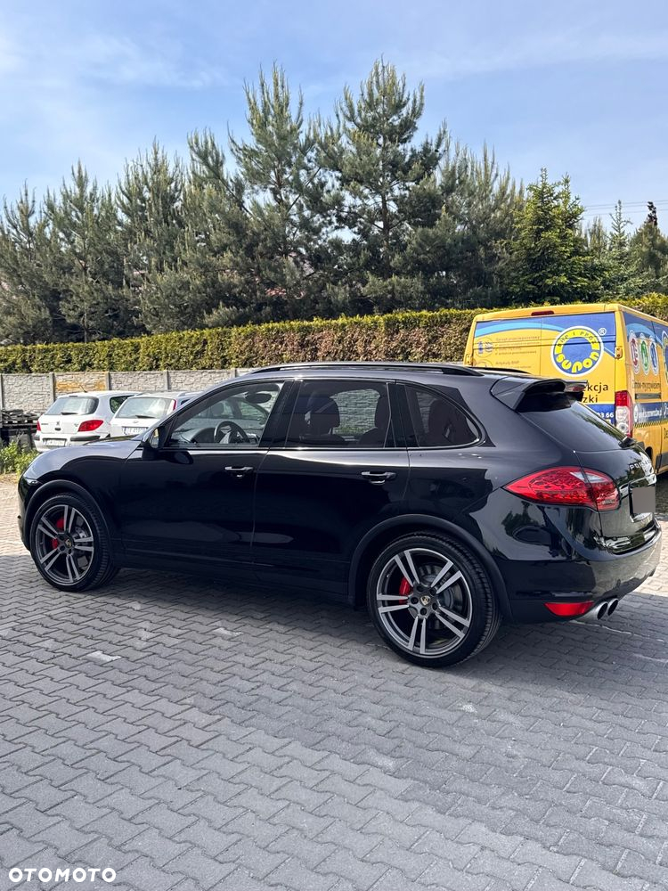 Porsche Cayenne Turbo - 9