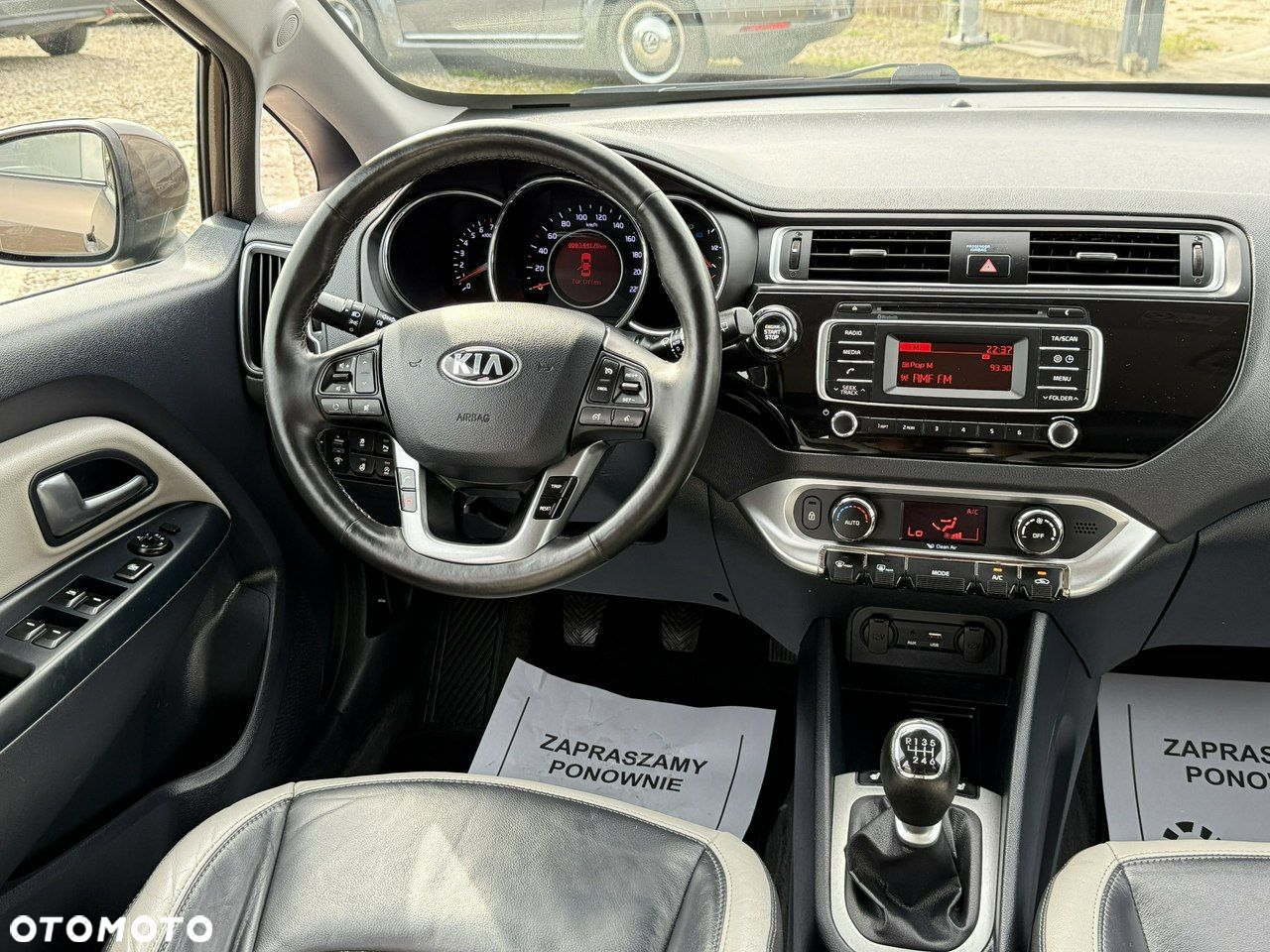 Kia Rio - 32