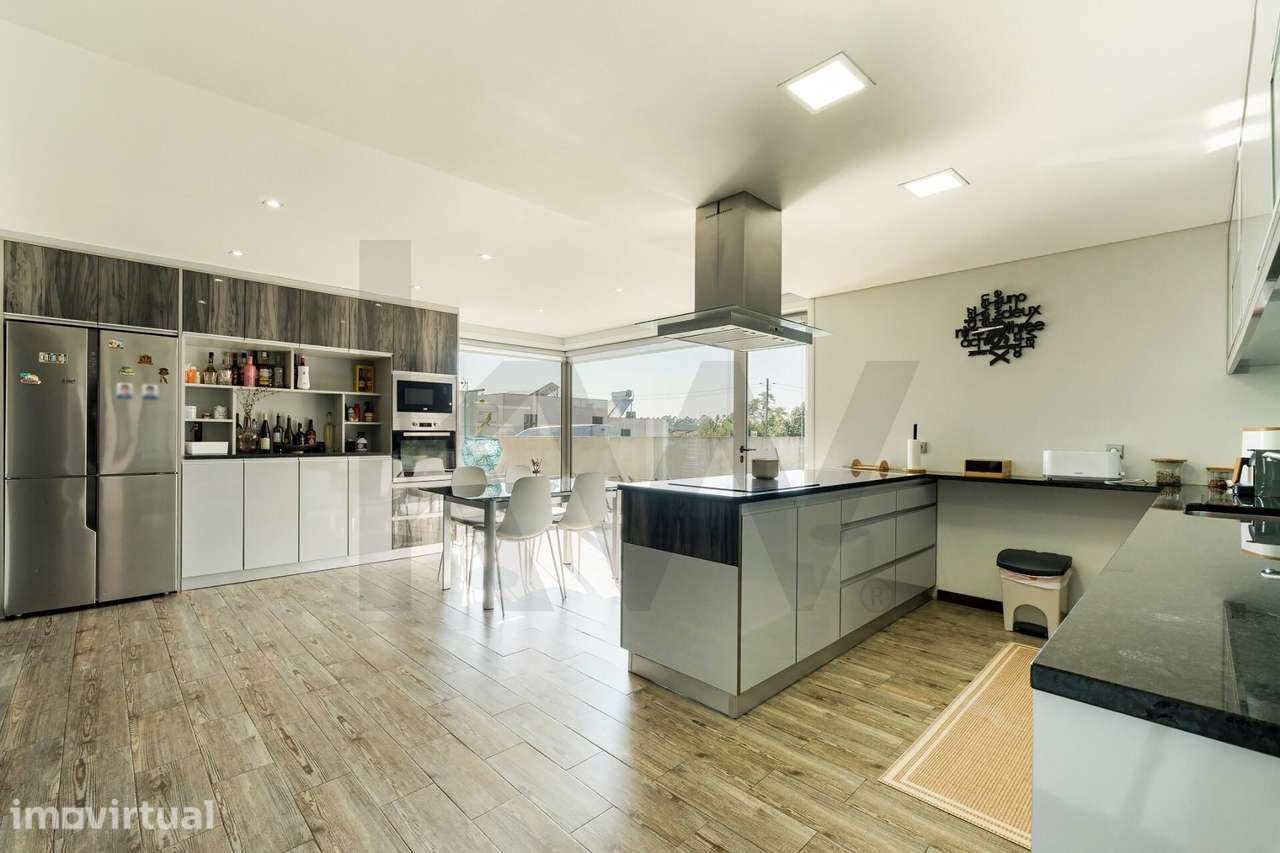 Espaço, Luz e Privacidade | Moradia T3 com 903 m2 de Terreno e Suite e - Grande imagem: 4/24
