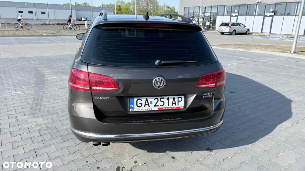 Volkswagen Passat 2.0 TDI Comfortline R-Style - 3