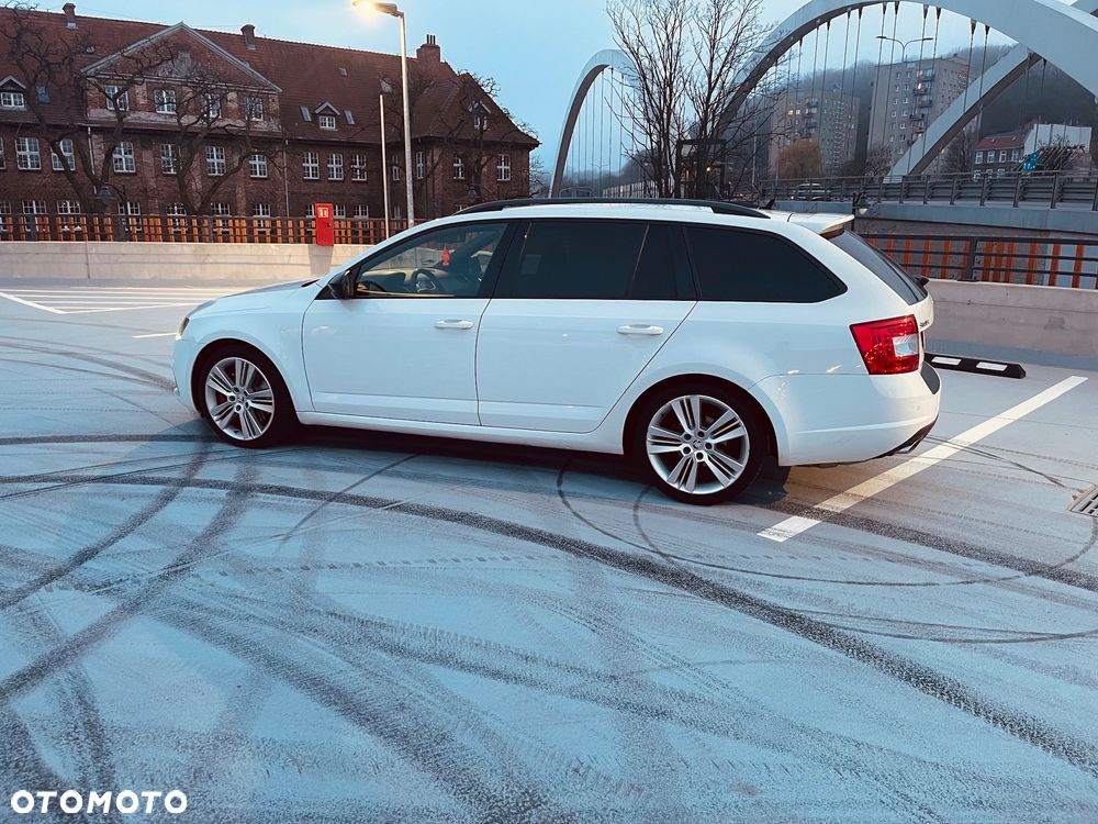 Skoda Octavia 2.0 TDI DSG RS - 4