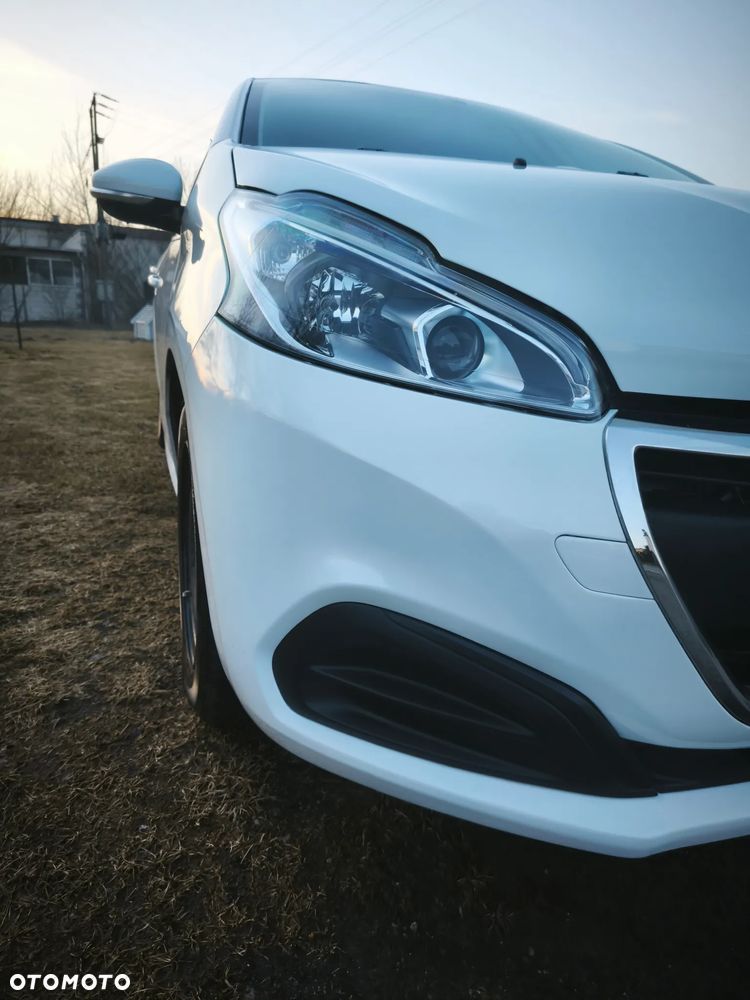 Peugeot 208 - 16