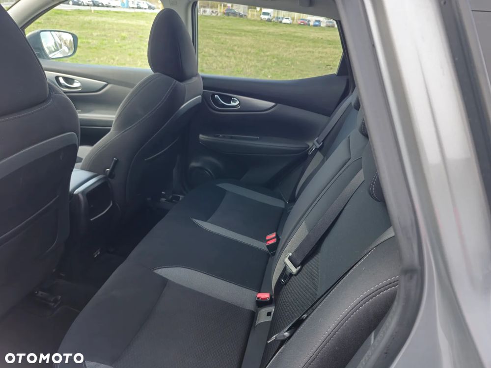 Nissan Qashqai 1.3 DIG-T N-Connecta - 16