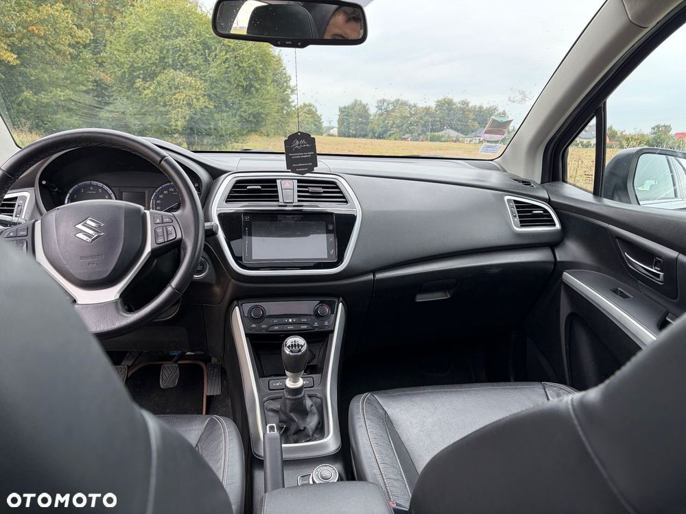 Suzuki SX4 S-Cross 1.4 T Elegance - 14