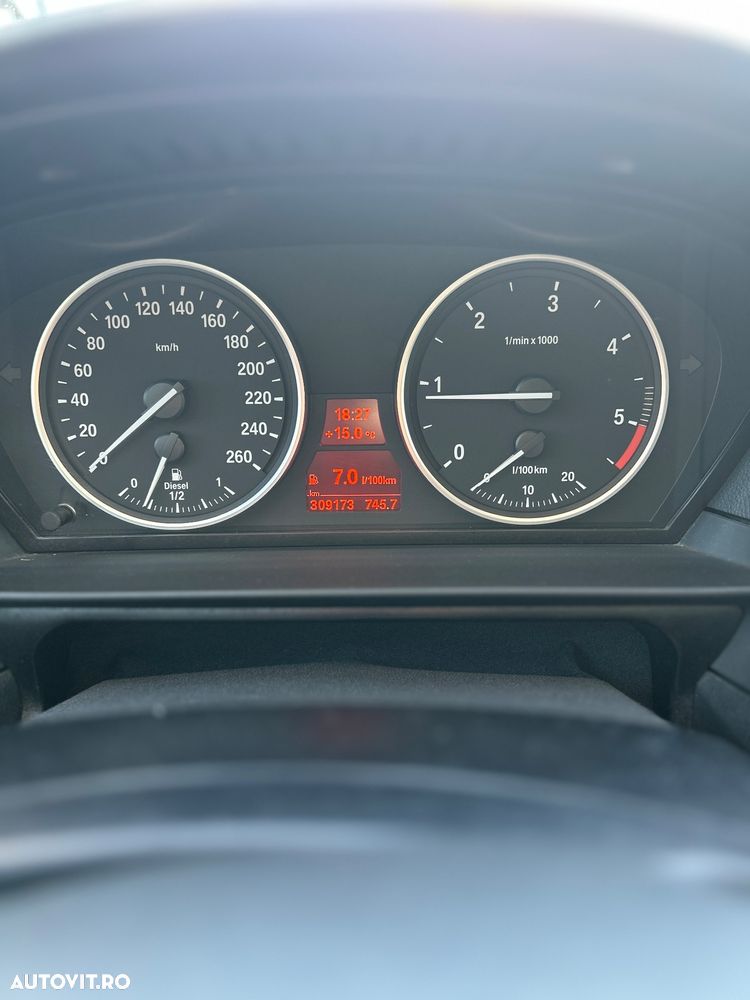 BMW Seria 5 520d Edition Exclusive - 10