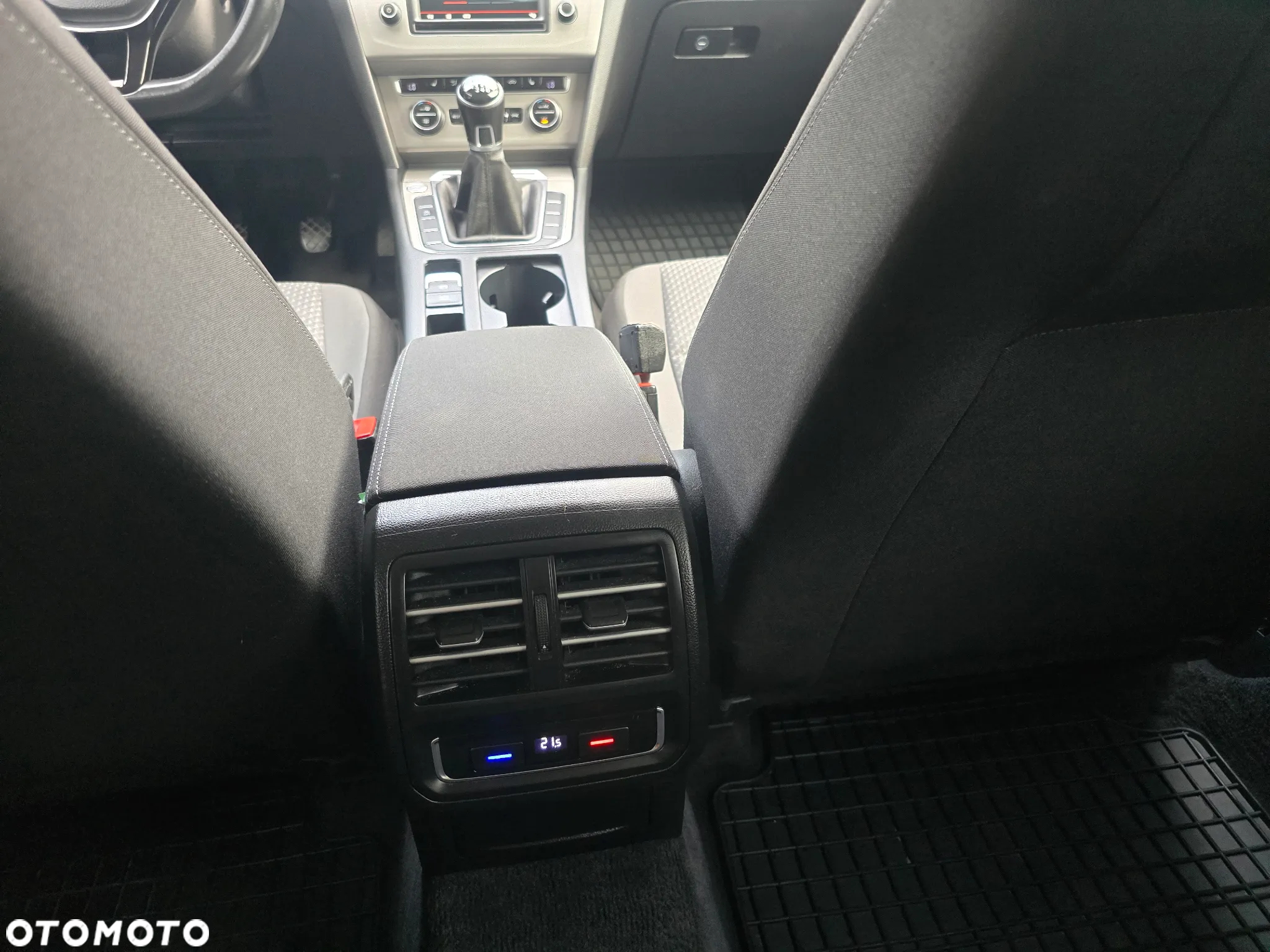 Volkswagen Passat - 9
