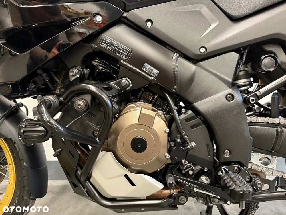 Suzuki V-STROM - 10