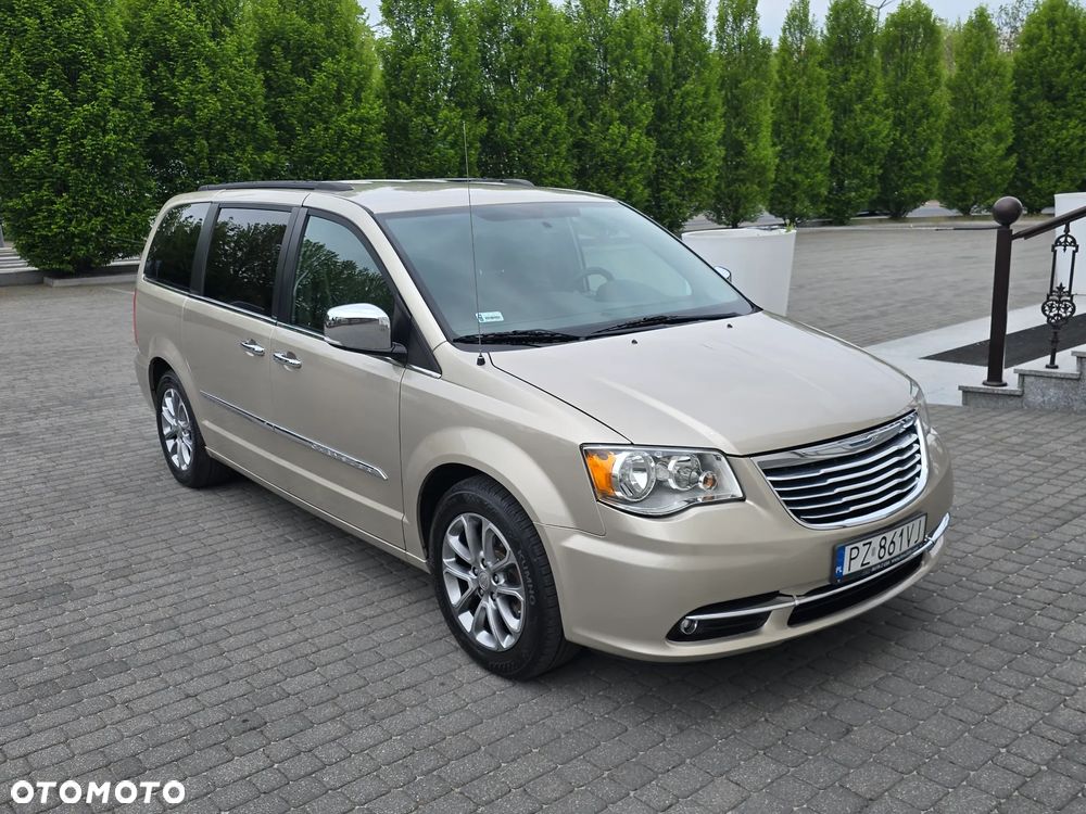 Chrysler Town & Country 3.6 Limited - 7
