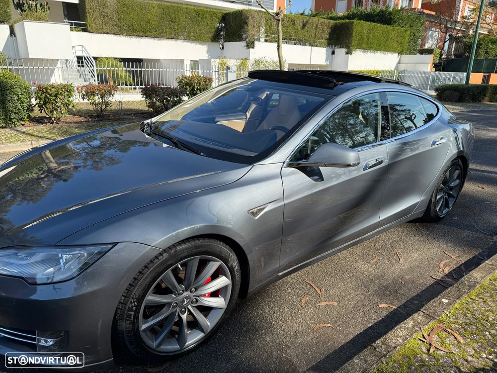 Tesla Model S - 2