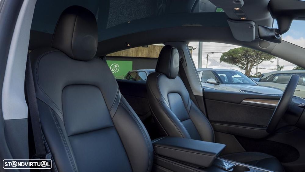 Tesla Model Y Long Range Dual Motor AWD - 19