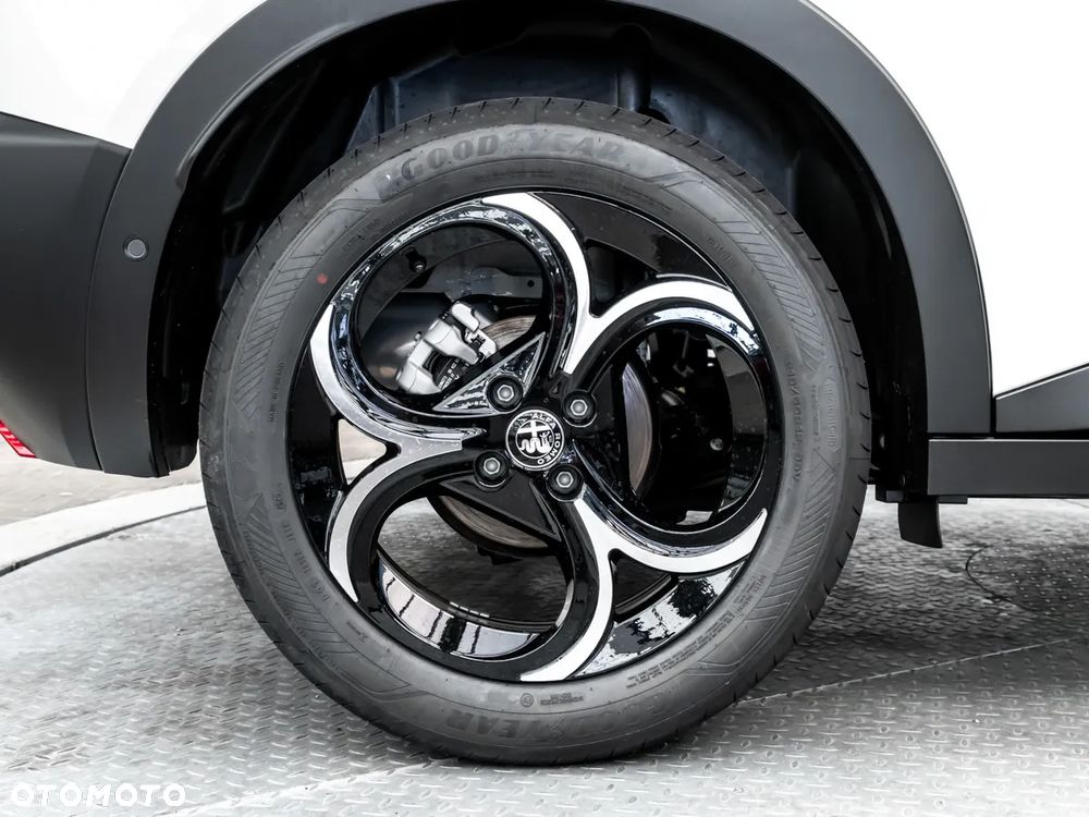 Alfa Romeo Junior ver-1-2-mhev-ibrida-q4-edct - 9