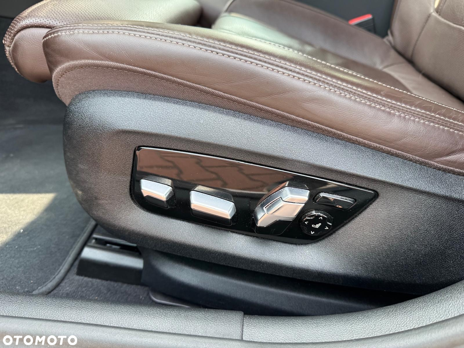 BMW Seria 5 540d xDrive Touring Luxury Line - 13