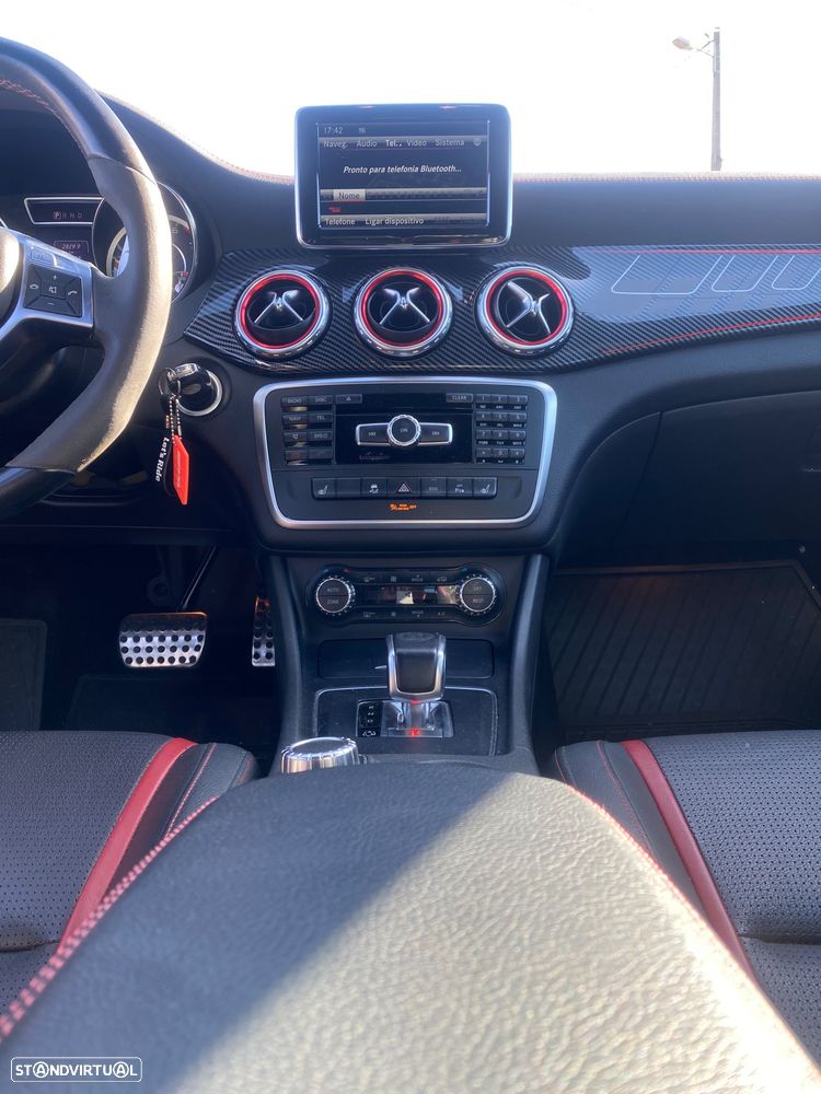 Mercedes-Benz GLA 45 AMG 4Matic 7G-DCT Edition 1 - 32