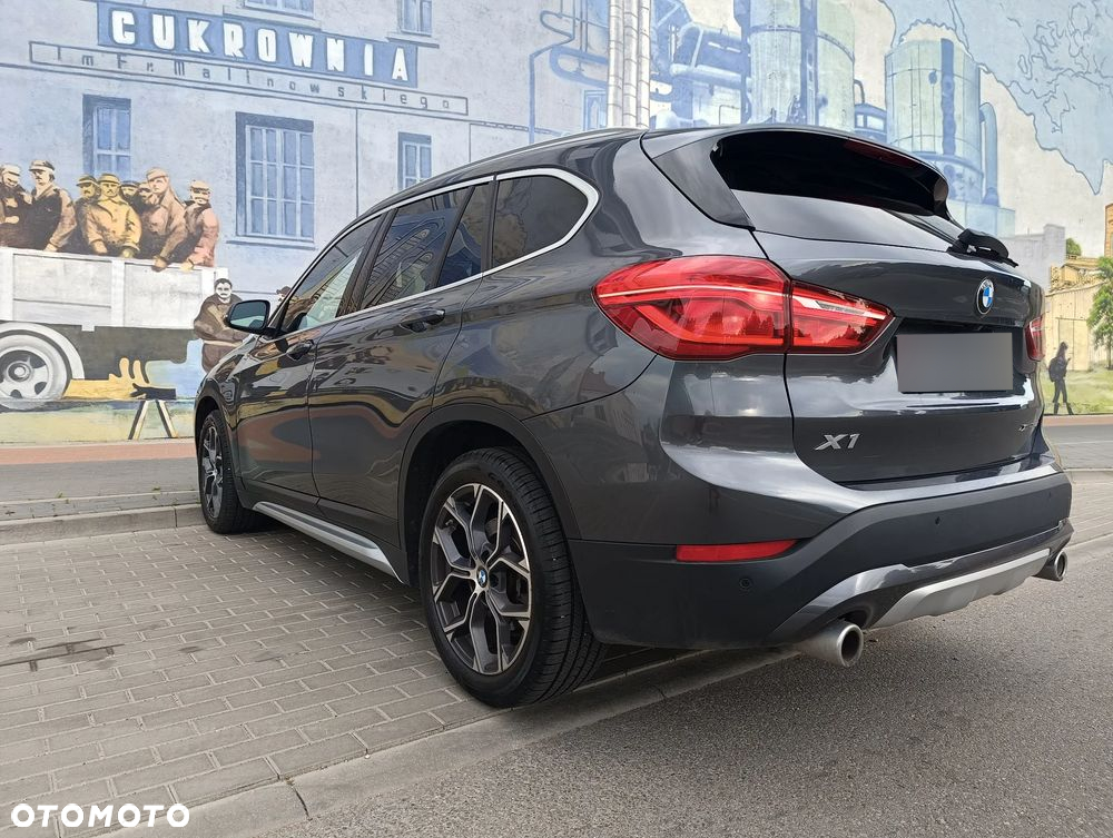 BMW X1 xDrive25i Sport Line - 16