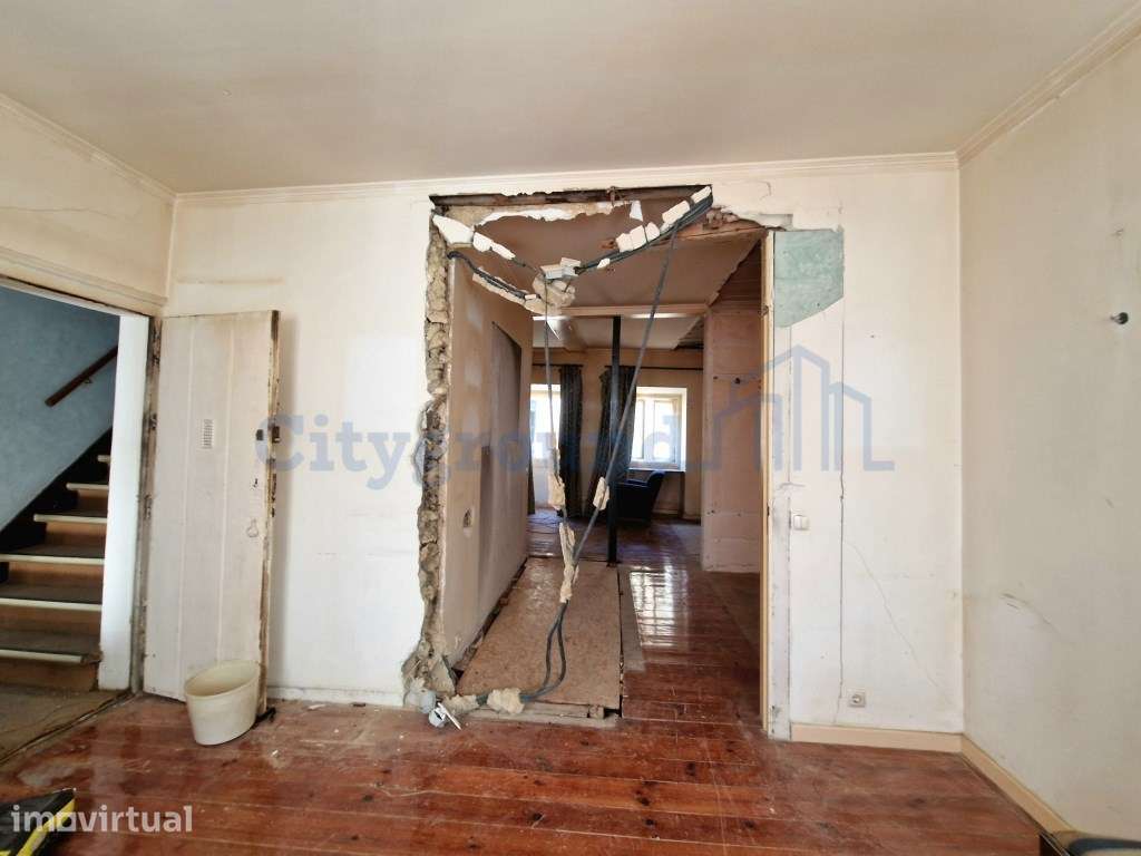 Apartamento T1 no Príncipe Real para reabilitar a seu gosto - Grande imagem: 2/9