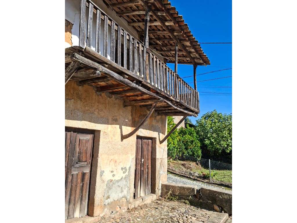 Casa Antiga em Pedra com Grande Potencial na Aldeia do Telhado - Grande imagem: 5/5