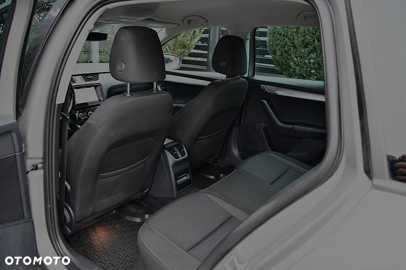 Skoda Octavia 1.6 TDI DSG Style - 21