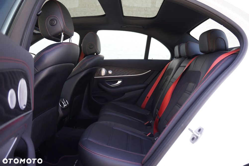 Mercedes-Benz Klasa E AMG 53 4Matic+ AMG Speedshift TCT-9G - 19