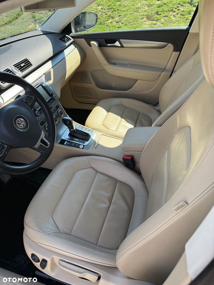 Volkswagen Passat 2.0 TDI Comfortline DSG - 14