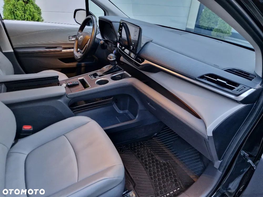 Toyota Sienna - 21
