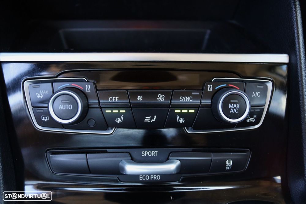 BMW 216 Active Tourer d Aut. Luxury Line - 11