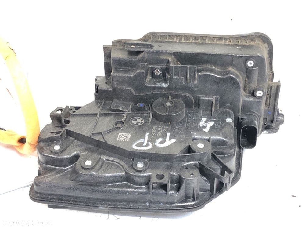 ZAMEK DRZWI PRAWY PRZÓD  BMW 5 (G30, F90) 2016 - 2022 530 e Plug-in-Hybrid 135 kW [184 KM] Hybryda - 2