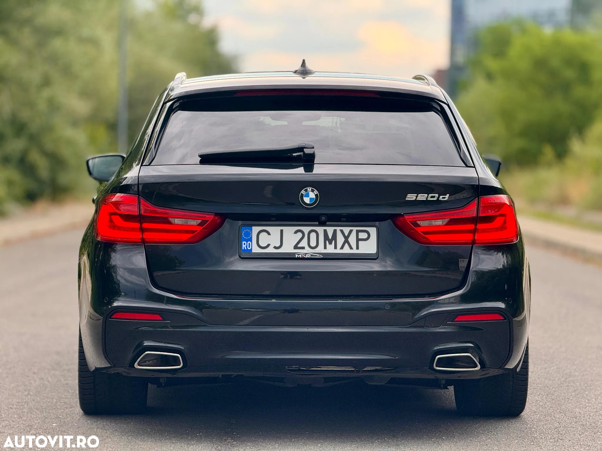 BMW Seria 5 520d Touring Aut. M Sport Edition - 38