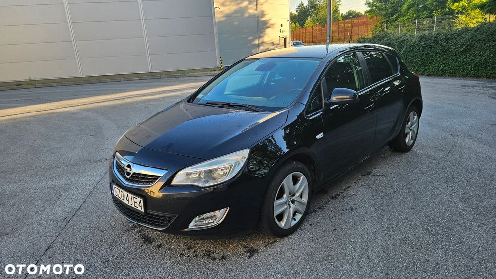 Opel Astra 1.4 Turbo 150 Jahre - 17
