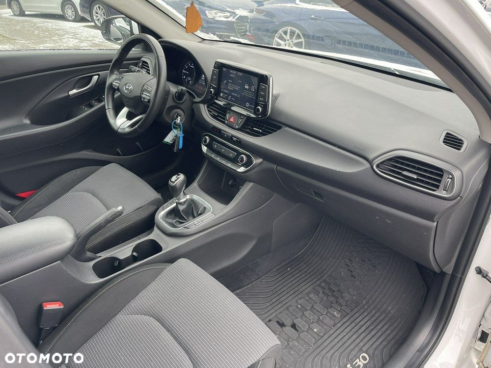 Hyundai i30 1.5 DPI Smart - 9