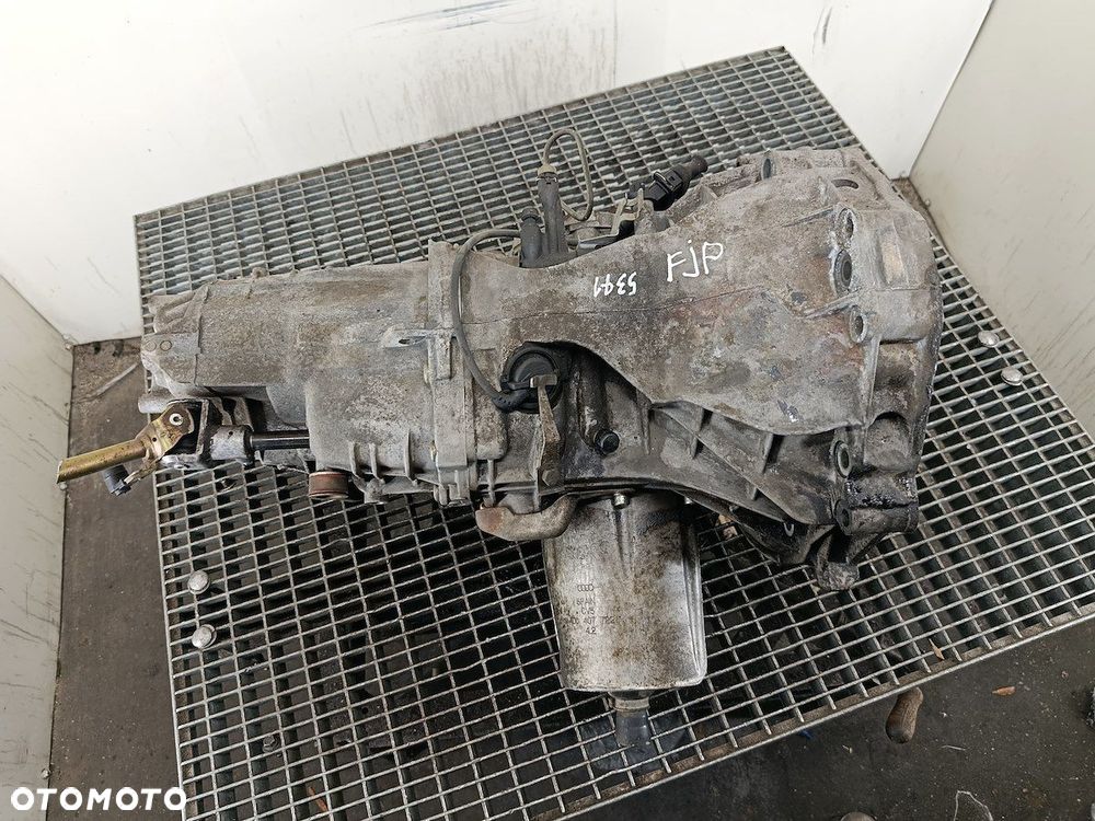 SKRZYNIA BIEGÓW MANUALNA 5 AUDI A4 B6 FJP 2.0 20V 131KM - 2
