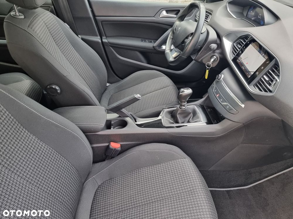 Peugeot 308 1.2 PureTech Active Pack S&S - 18