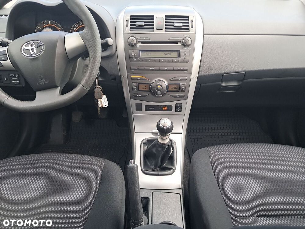 Toyota Corolla 1.6 Premium - 26