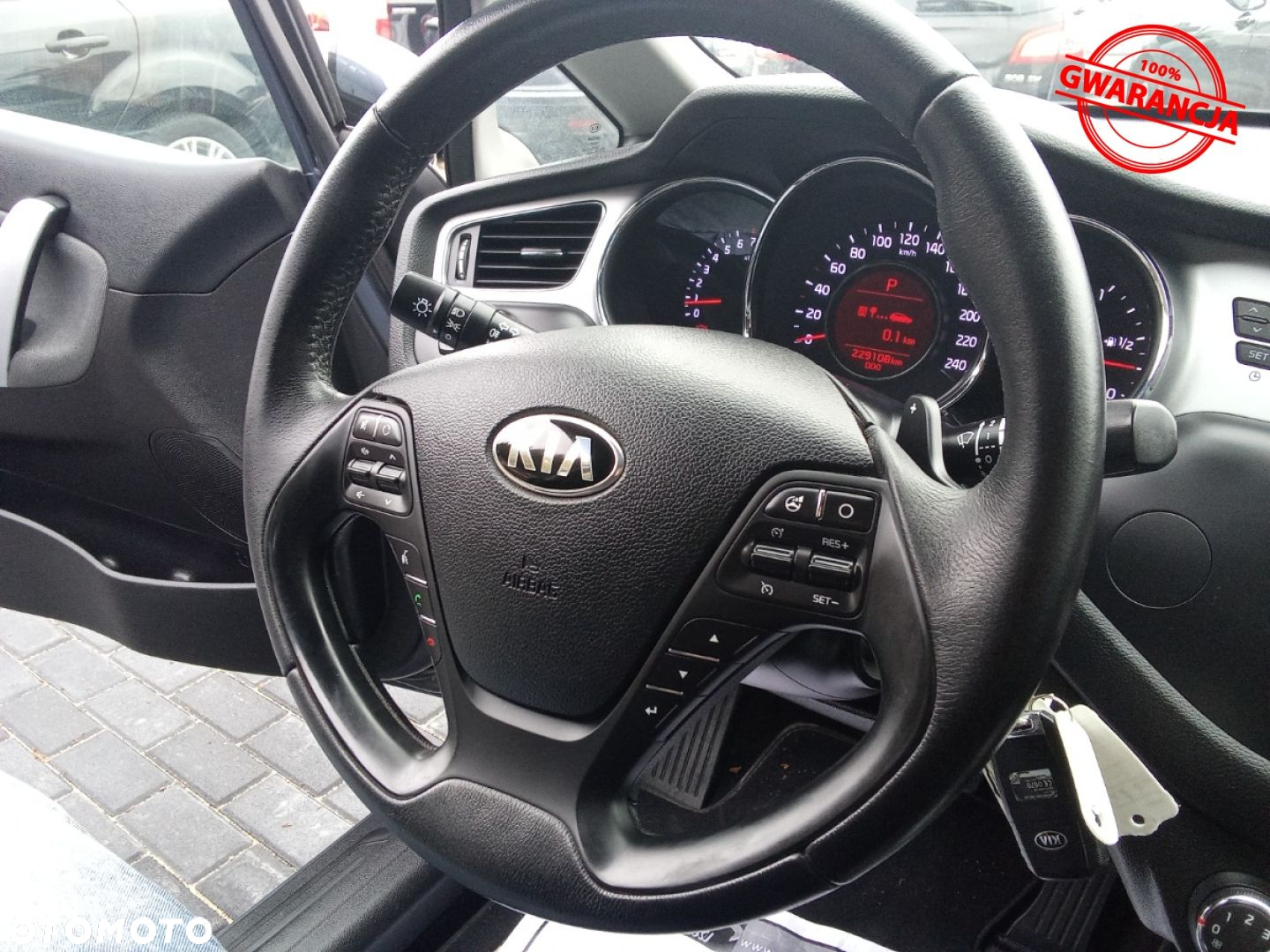 Kia Ceed - 40
