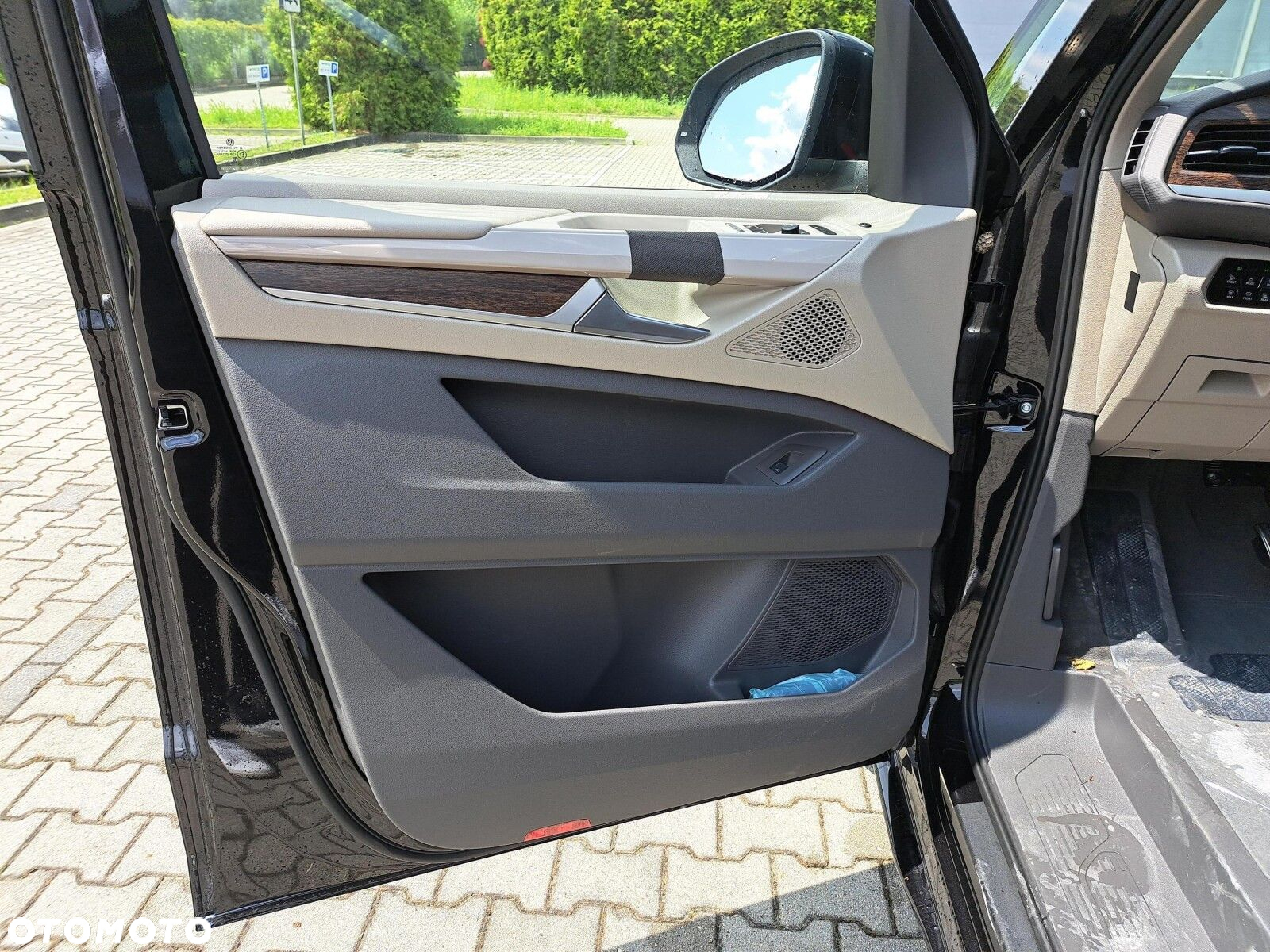 Volkswagen Multivan - 10