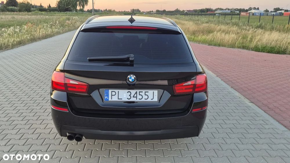 BMW Seria 5 520d - 32