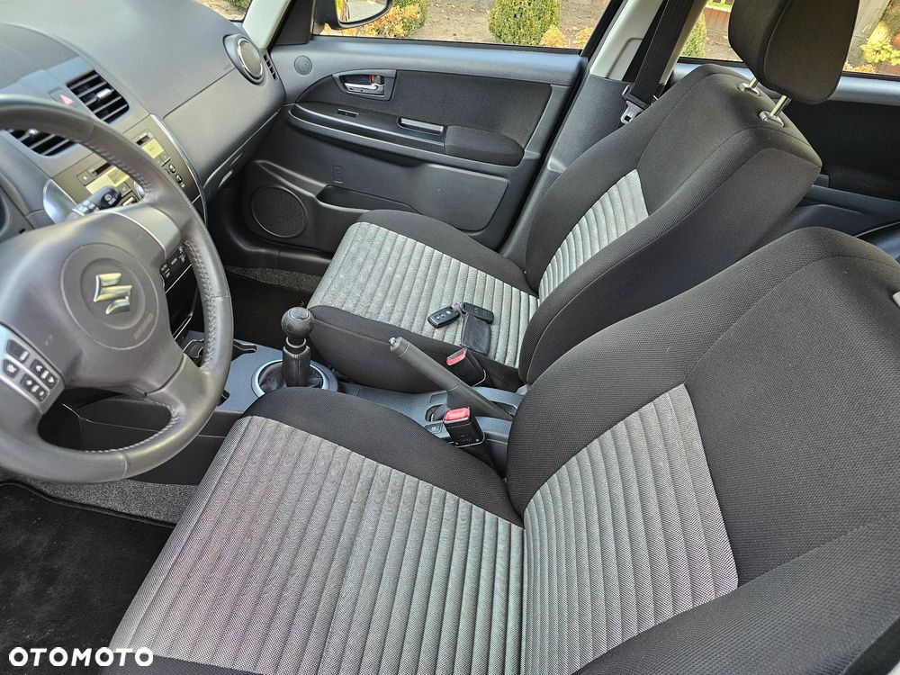 Suzuki SX4 - 16