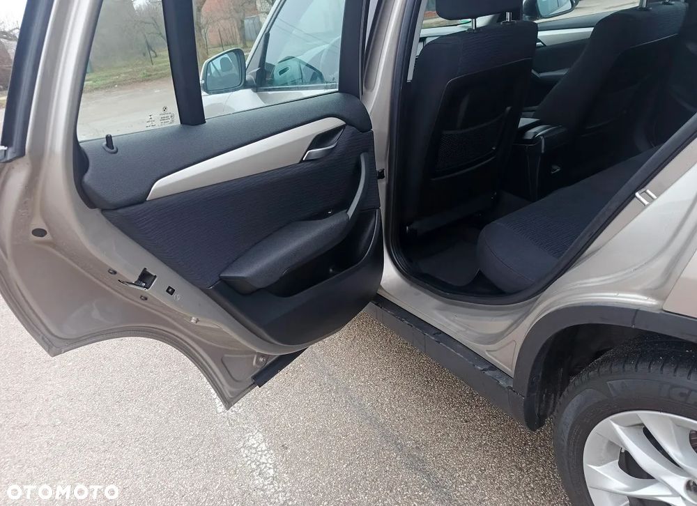 BMW X1 sDrive18i Sport Line - 29