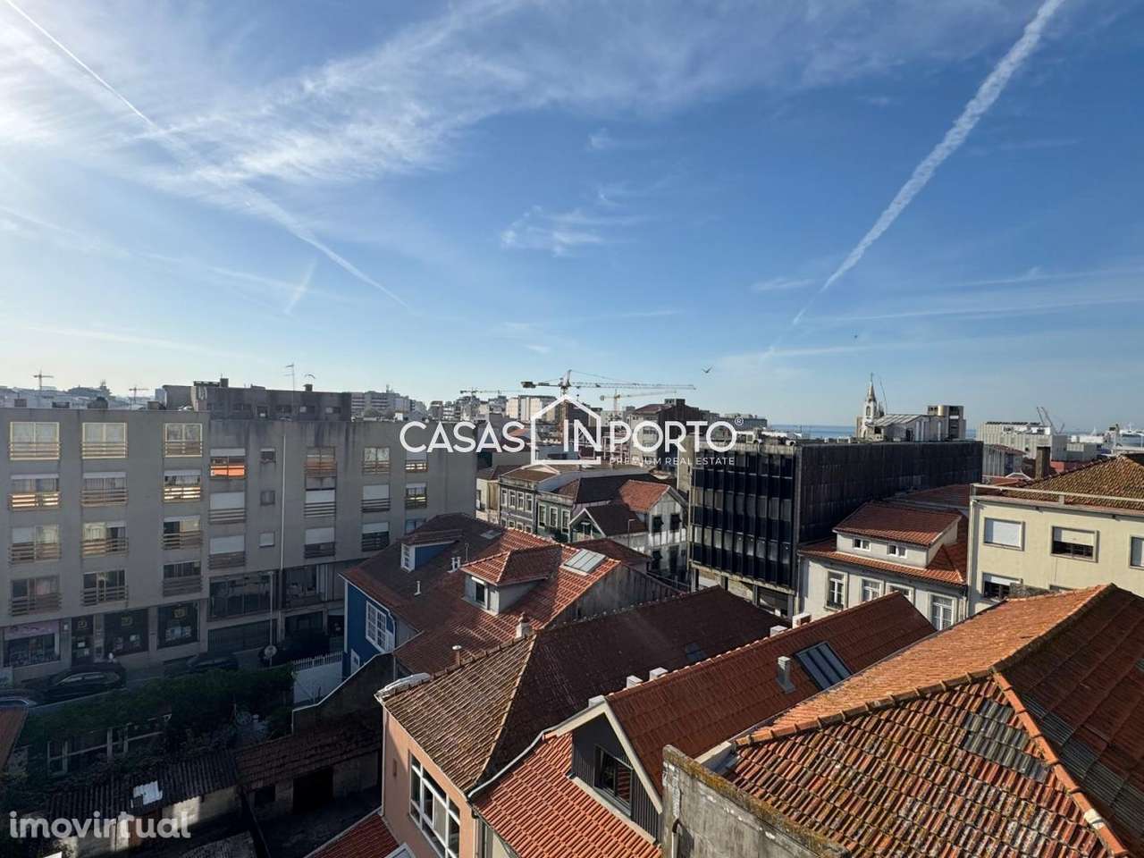 Apartamento recuado, com terraço e vistas fantásticas em Matosinhos - Grande imagem: 2/17