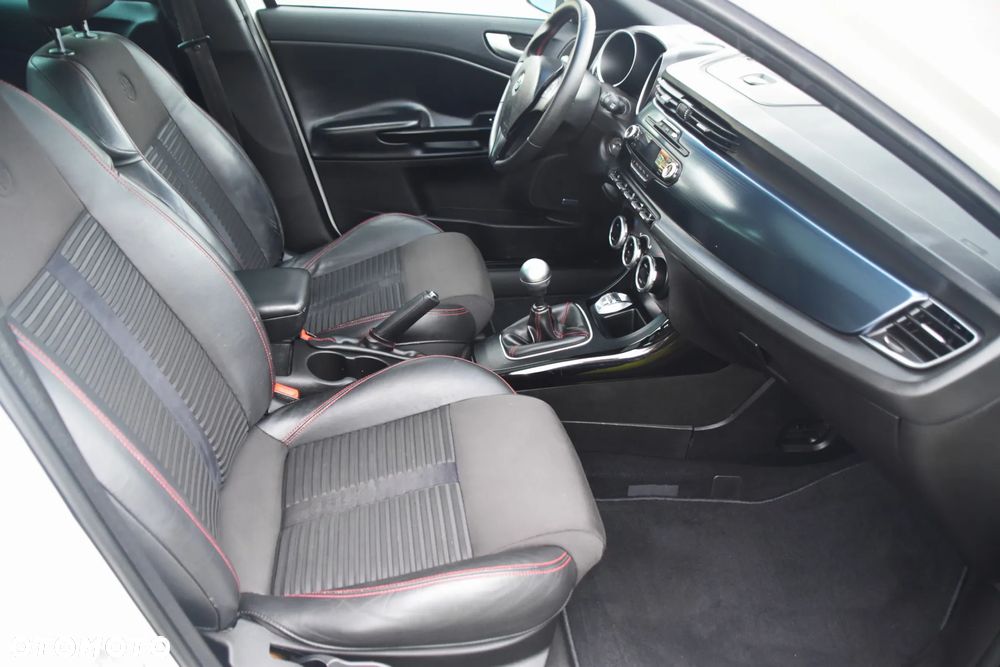Alfa Romeo Giulietta 1.4 TB 16V Multiair Collezione - 11