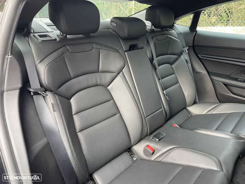 Porsche Taycan Standard - 32