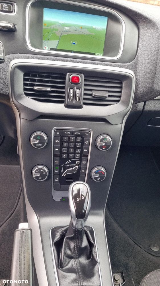 Volvo V40 D3 Geartronic Momentum - 17