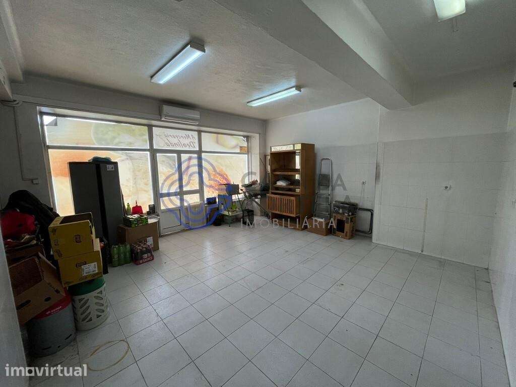 Loja Com possibilidade de Habitação T0 - Grande imagem: 4/15
