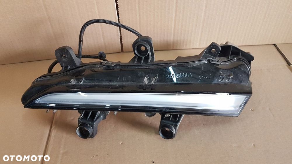 HALOGEN DRL PRZÓD PRAWY PEUGEOT 2008 II LED 19-