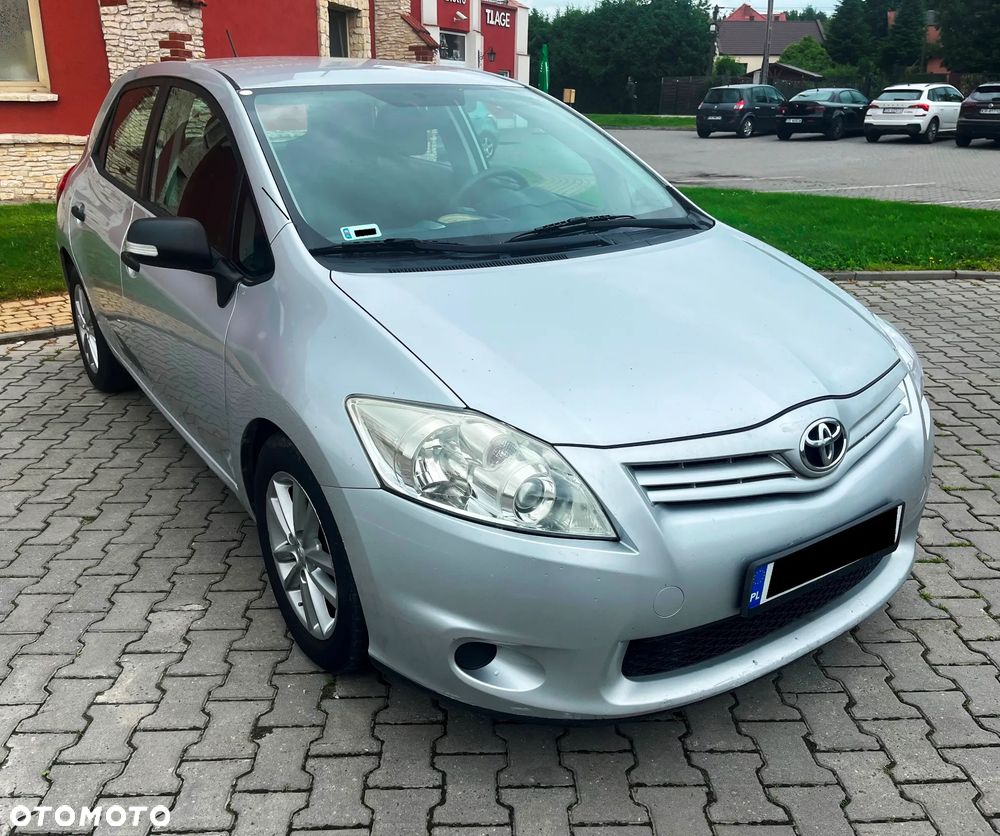 Toyota Auris 1.4 D-4D Premium - 1