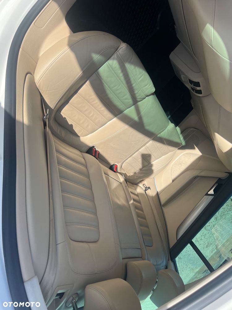 Volkswagen Passat 2.0 TDI BlueMotion Technology Highline - 17