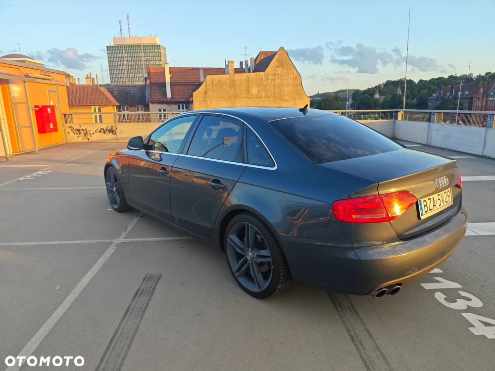 Audi A4 Limousine - 3