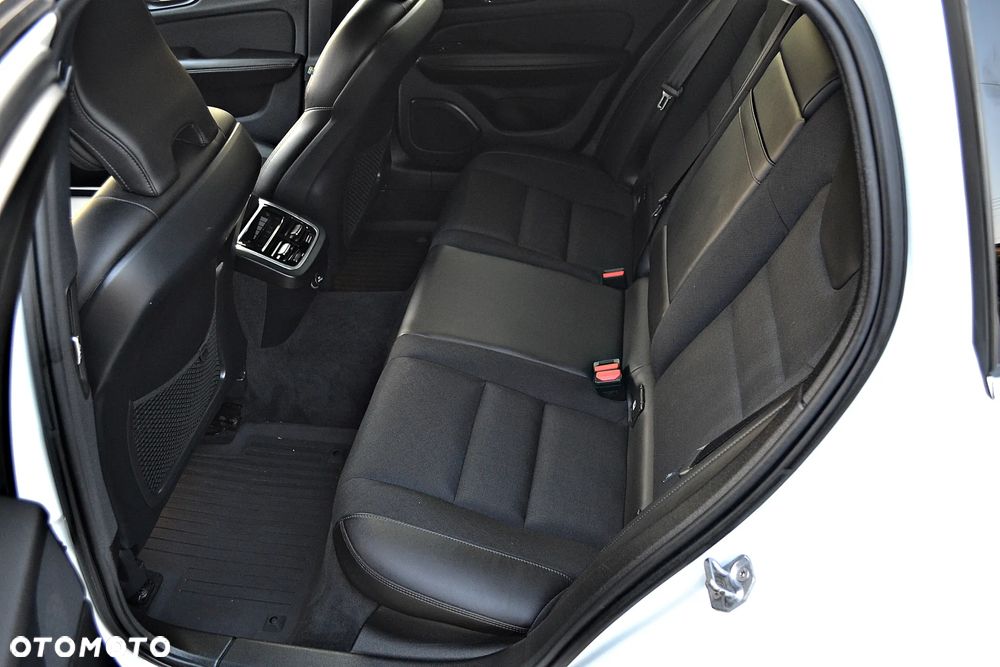 Volvo V60 D4 Geartronic Summum - 26