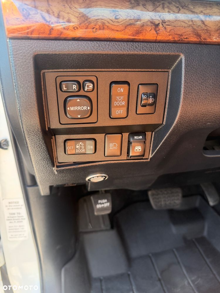 Toyota Tundra - 22