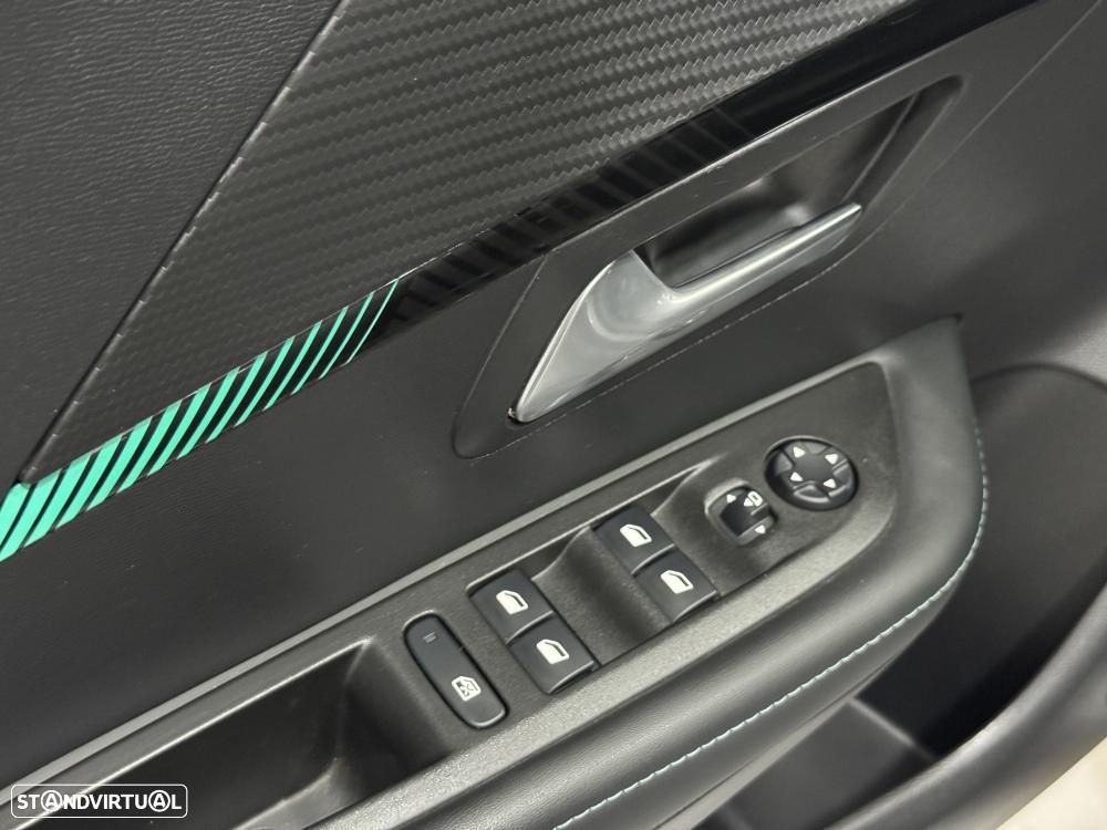 Peugeot 208 1.2 PureTech Allure EAT8 - 24